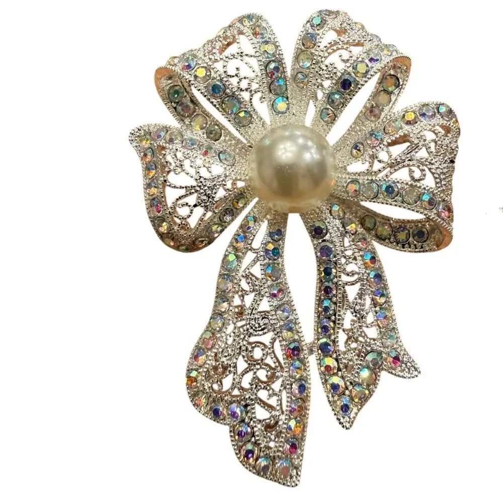Crystal Bow Pearl Center Brooch - Silver Tone